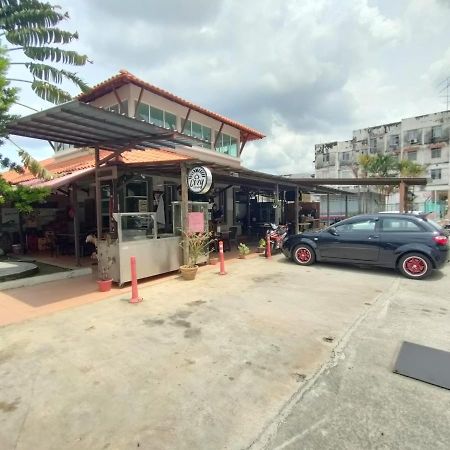 Cozzy Motel Malacca Extérieur photo
