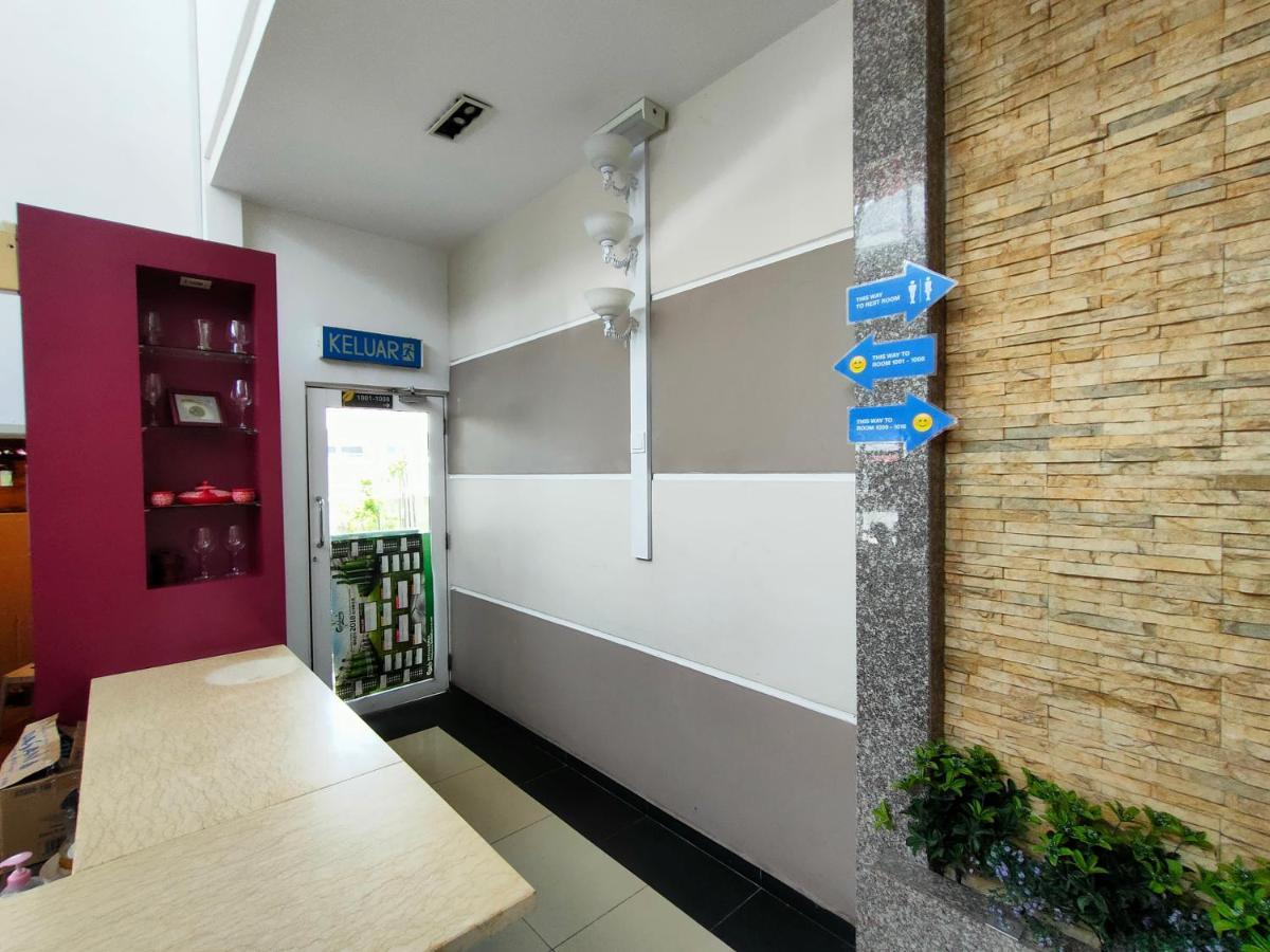 Cozzy Motel Malacca Extérieur photo