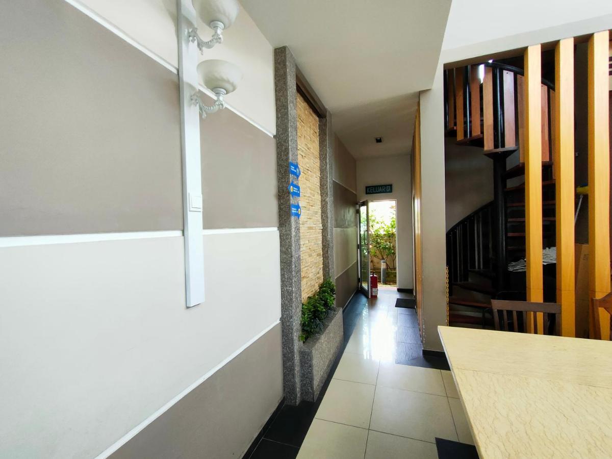 Cozzy Motel Malacca Extérieur photo