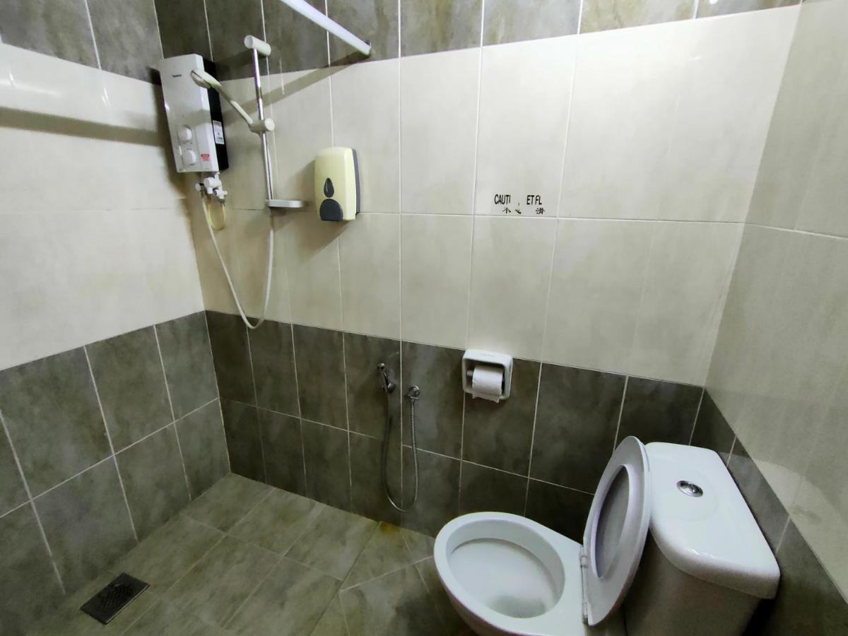 Cozzy Motel Malacca Extérieur photo