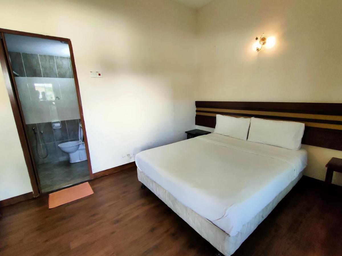 Cozzy Motel Malacca Extérieur photo