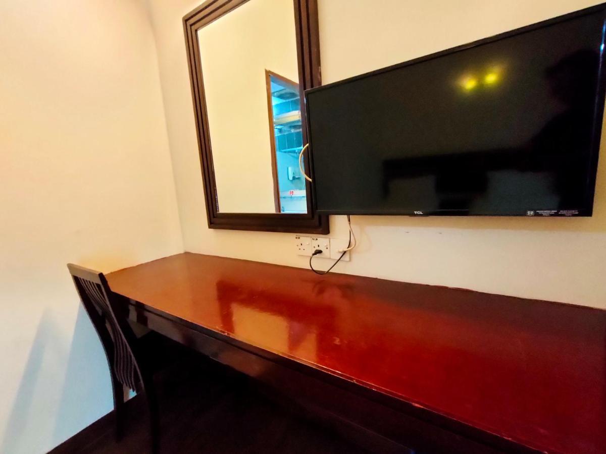 Cozzy Motel Malacca Extérieur photo