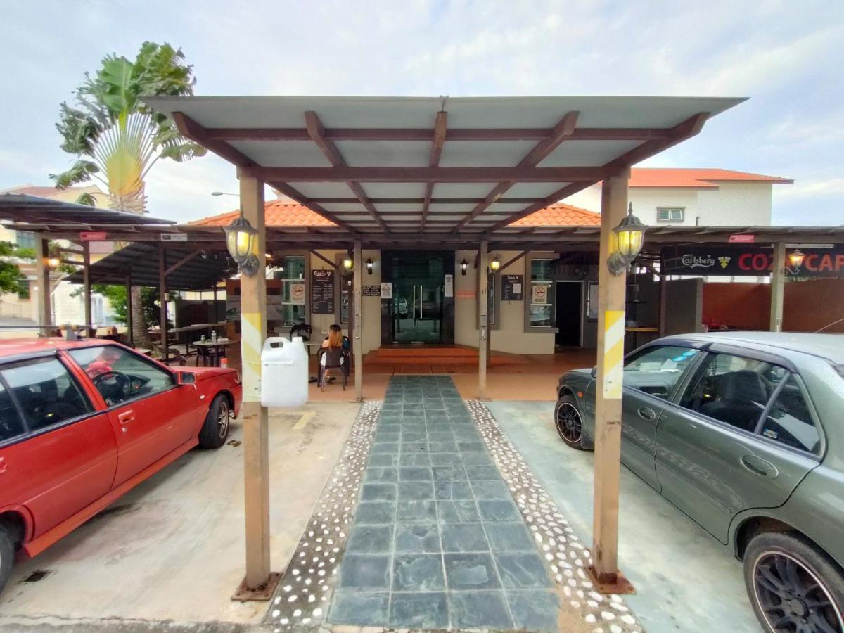 Cozzy Motel Malacca Extérieur photo