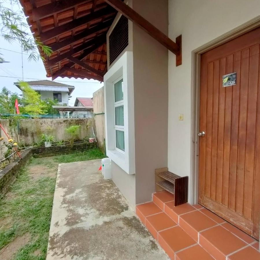Cozzy Motel Malacca Extérieur photo